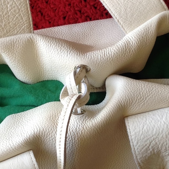 Clarissa C. Cream Leather Market Tote from Italy - Picture 4 of 7